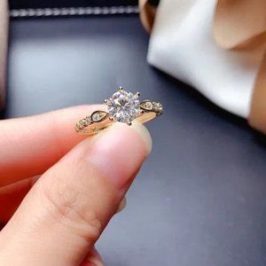 💍 "Romantic Beautiful Carved Zircon Gold Plated Dainty Ring for Women,UNVN12001